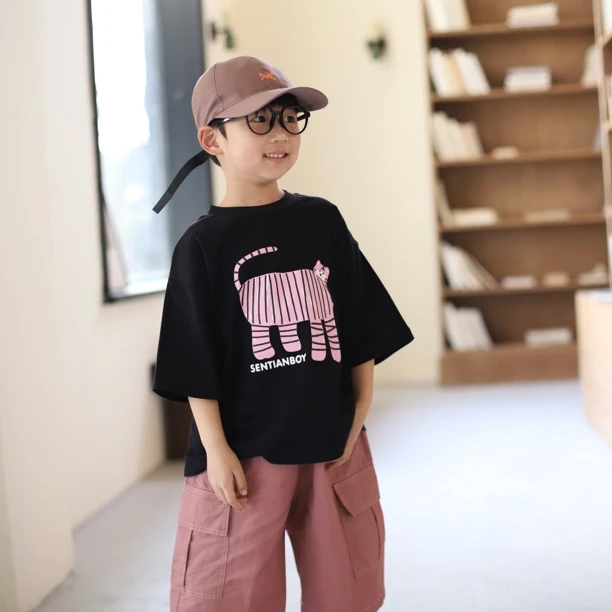 中大童卡通粉色大象夏款黑色短袖T恤衫男女童时尚休闲精品夏季T恤