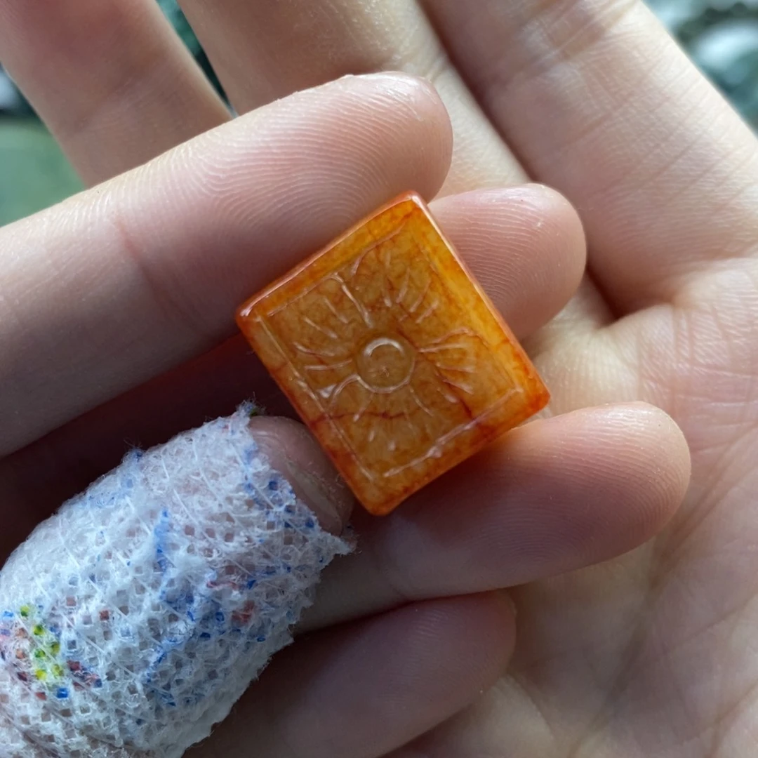 翡翠未镶嵌颈饰娜***琳