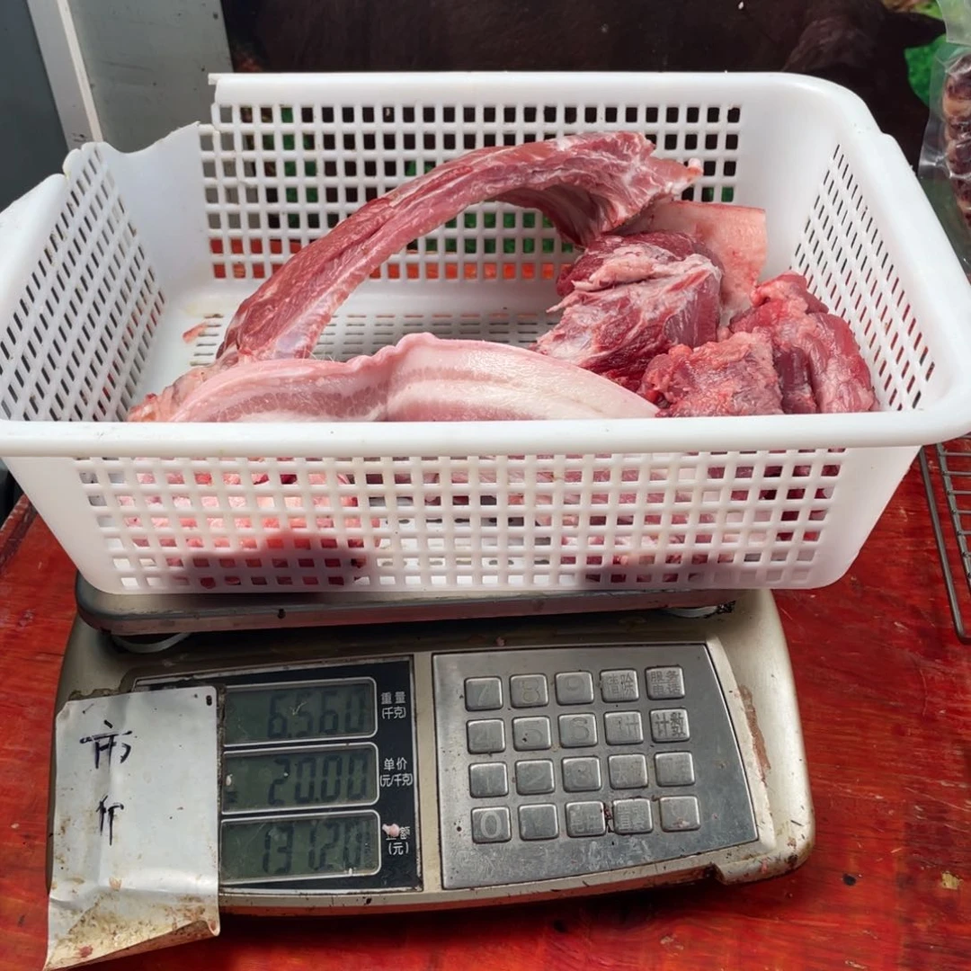 中国大陆30食用农产品O**?散养在大山上的土猪肉