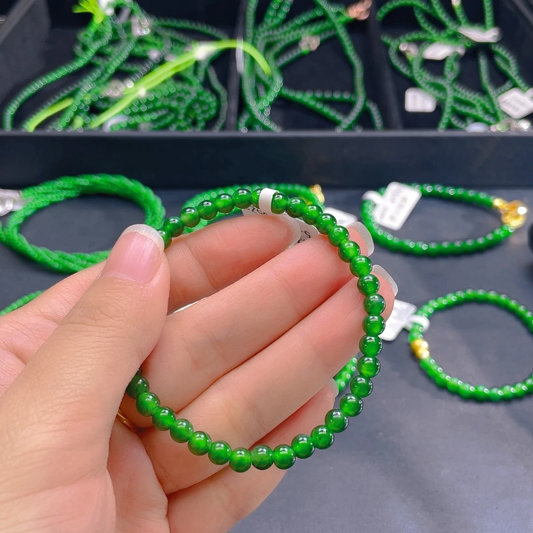 翡翠未镶嵌颈饰