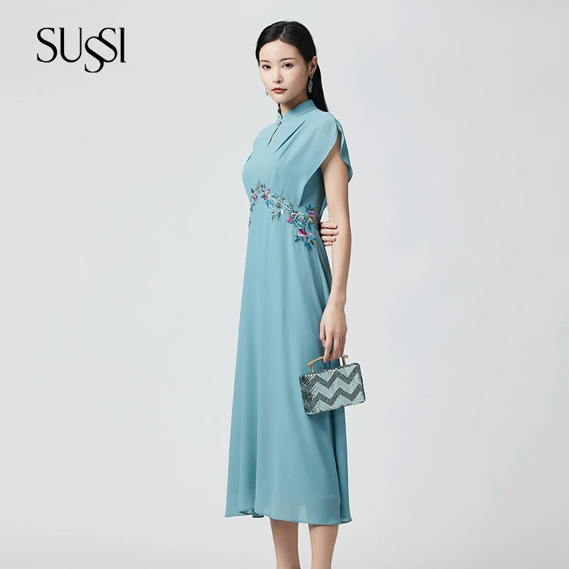 SUSSI/古色夏季商场同款蓝色立领新中式刺绣显高修身女装连衣裙