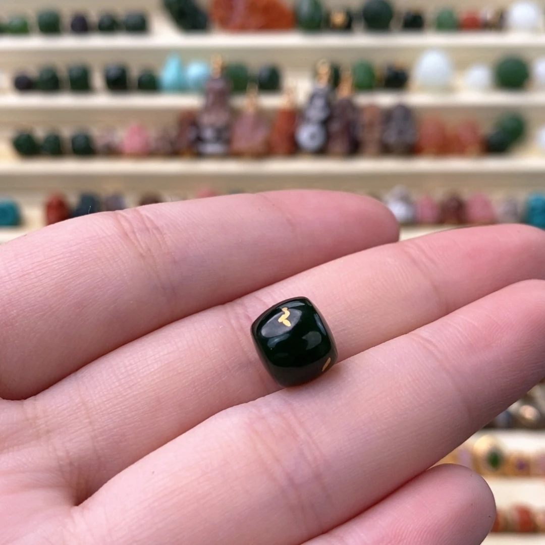 ****天和田玉未镶嵌颈饰