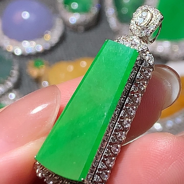 翡翠18K金镶嵌吊坠(不含链)绿无事牌