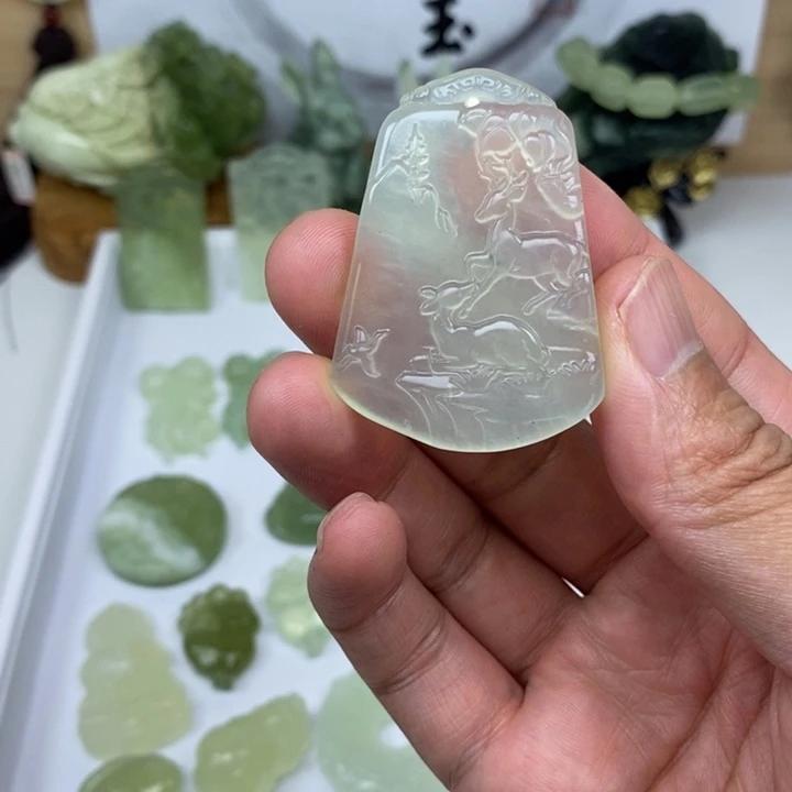 蛇纹石玉未镶嵌颈饰