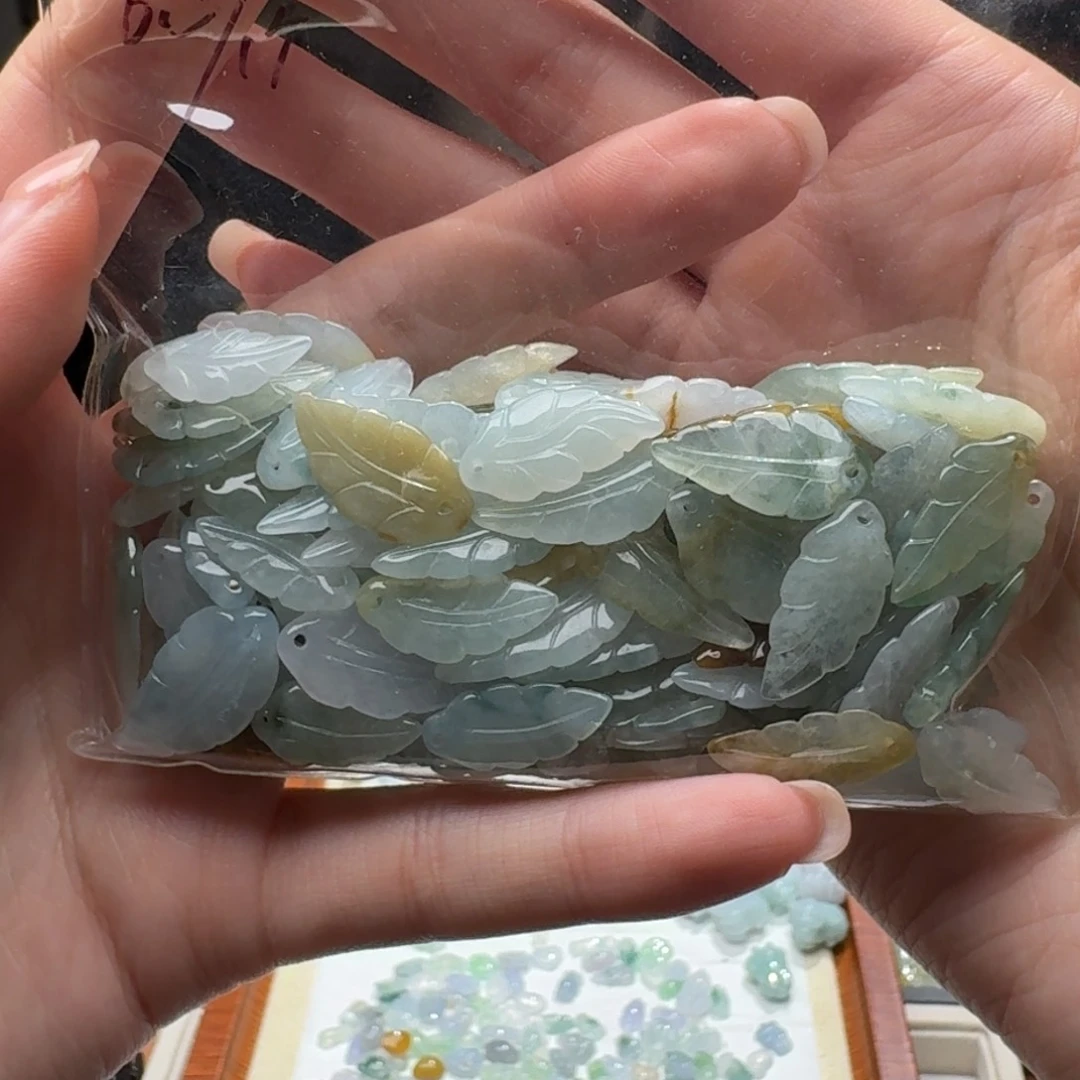 未镶嵌挂件翡翠福利10个，不包邮，拍邮费发货