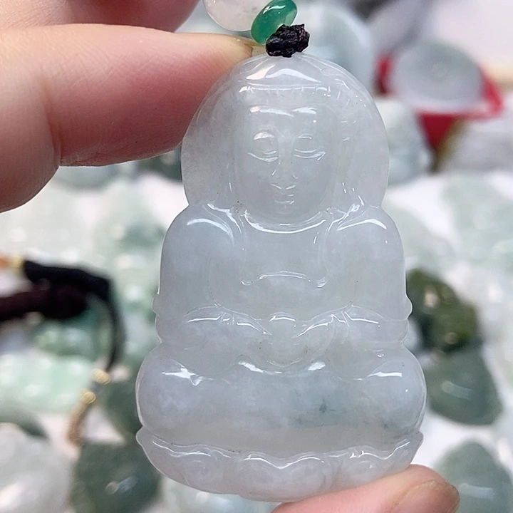 翡翠未镶嵌颈饰观音