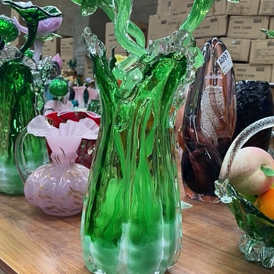 琉璃花瓶高33厘米口径12厘米