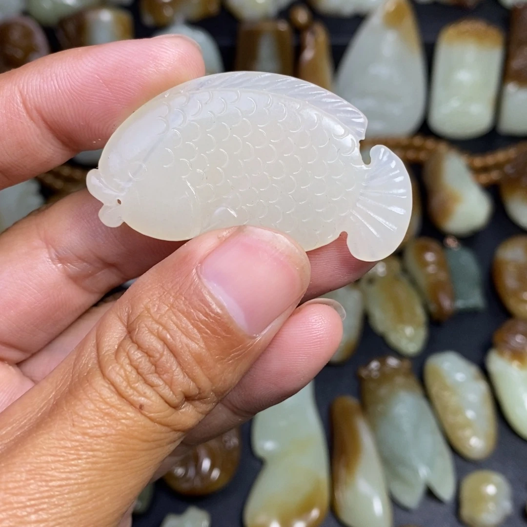 和田玉未镶嵌颈饰