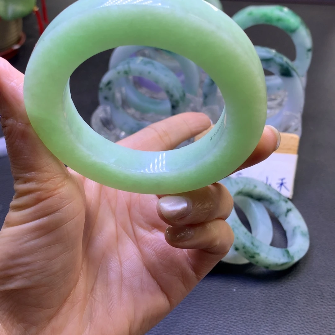 未镶嵌手镯定制翡翠Y**W