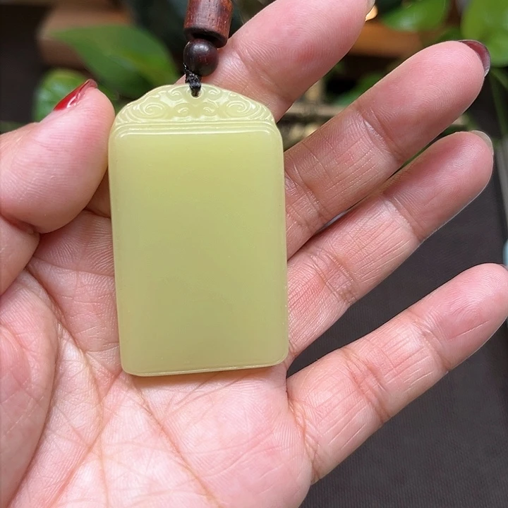 和田玉吊坠未镶嵌