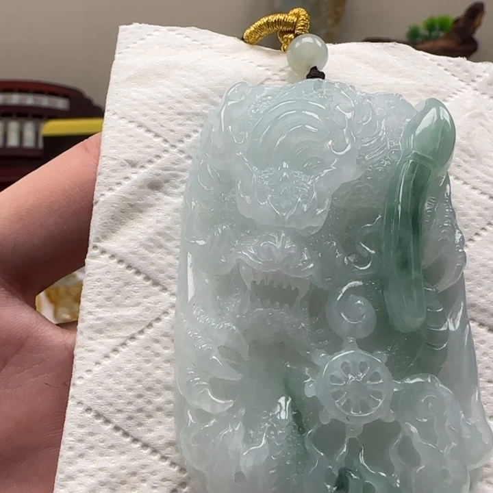 翡翠颈饰未镶嵌无*龙牌