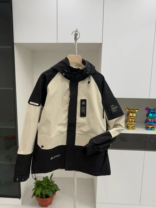 2025春款新男连帽拼色贴标潮牌外套韩版修身夹克长袖工装痞帅上衣