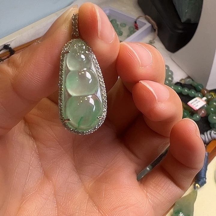 石英质玉银S925镀金镶嵌颈饰