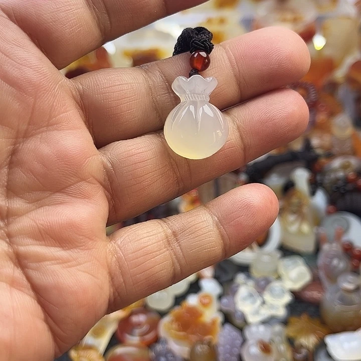 玛瑙/玉髓未镶嵌颈饰