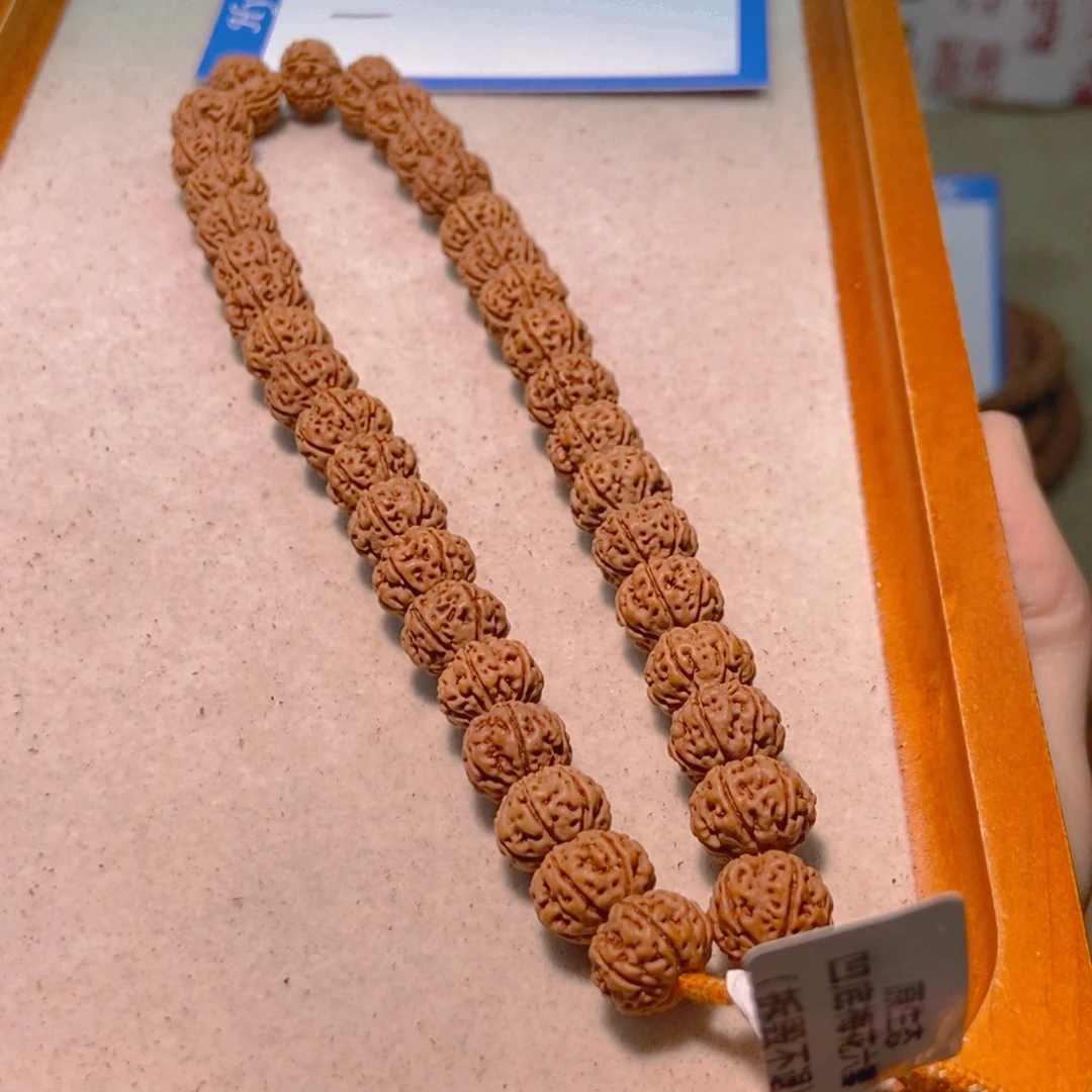 敬***。金刚菩提手串168老树凹底梅花6瓣11