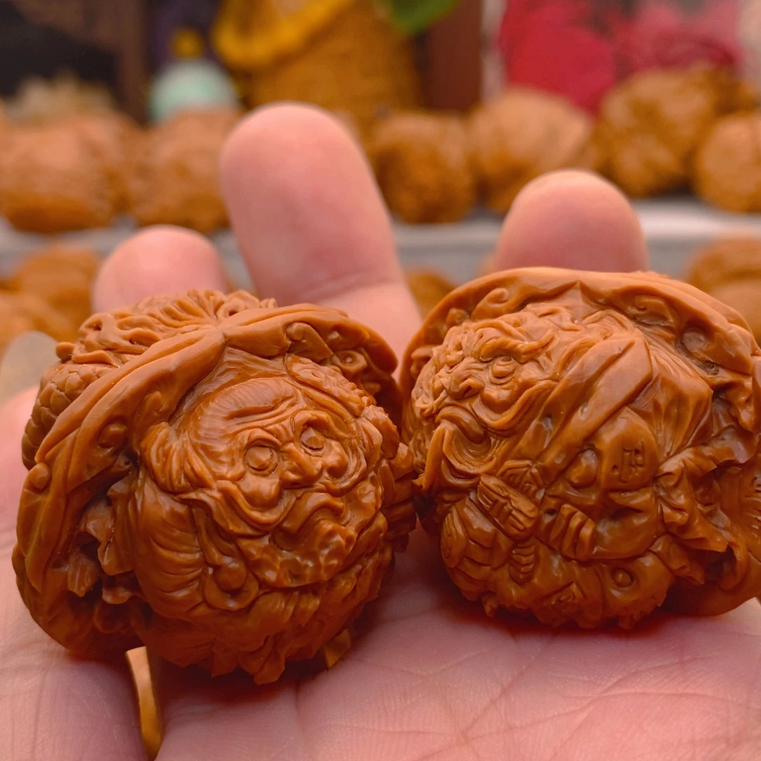 文玩核桃把件纯手工雕刻龙凤佛道