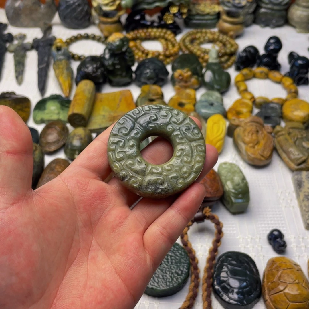 【闪购商品】未镶嵌岫岩河磨玉（透闪石质玉）挂件