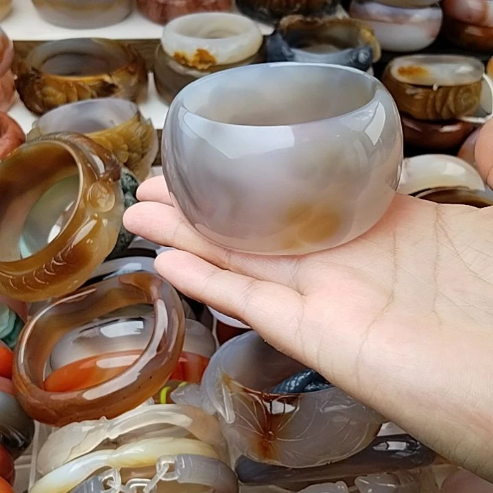 玛瑙/玉髓手镯未镶嵌