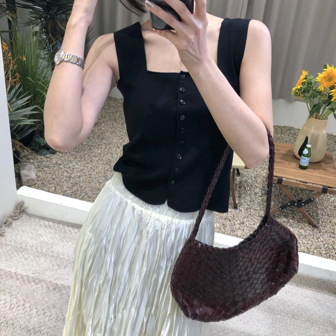 法式气质设计感纽扣复古百搭单排扣2025新款时尚显瘦针织背心女