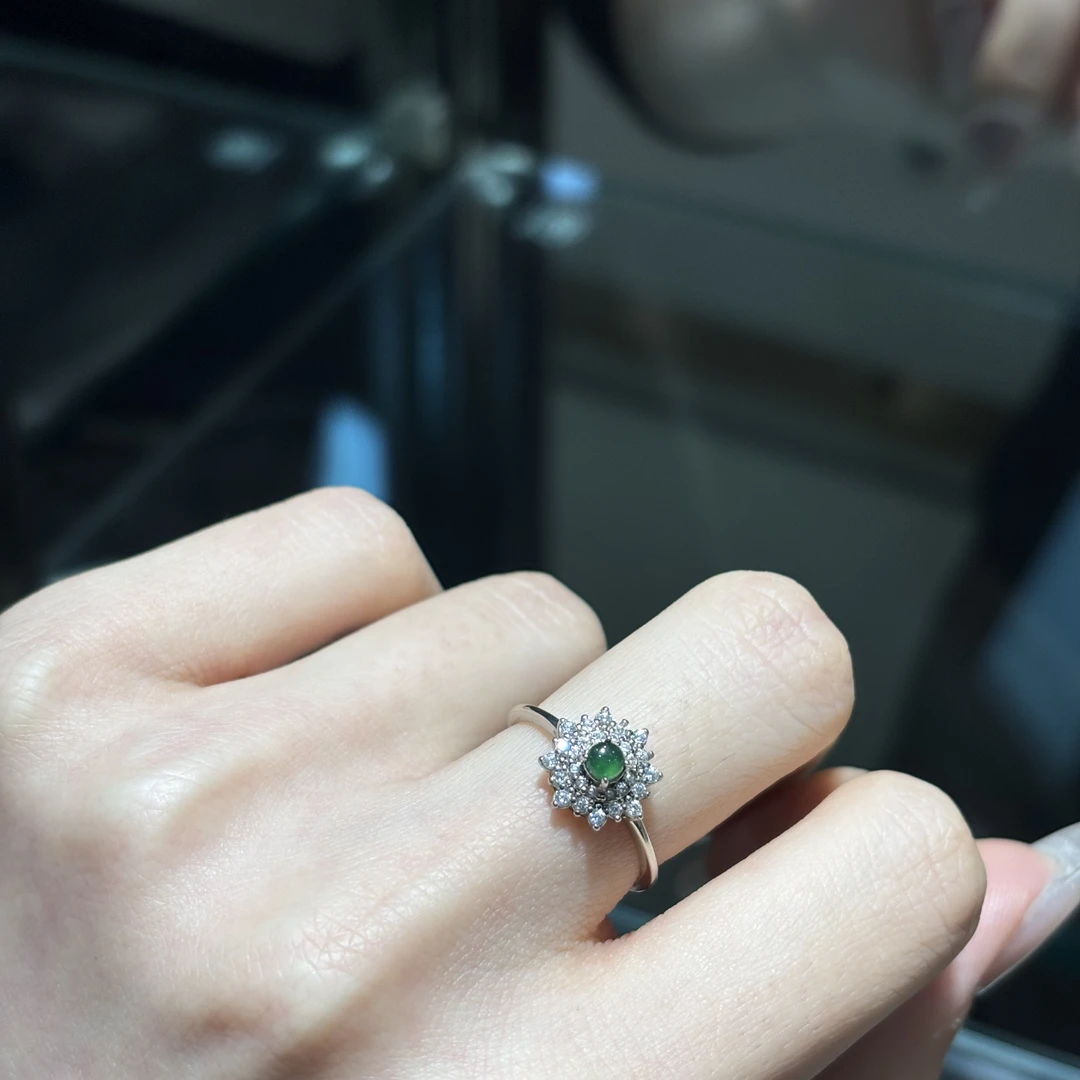 纯天然翡翠戒指满钻豪华925银镶嵌星芒戒指