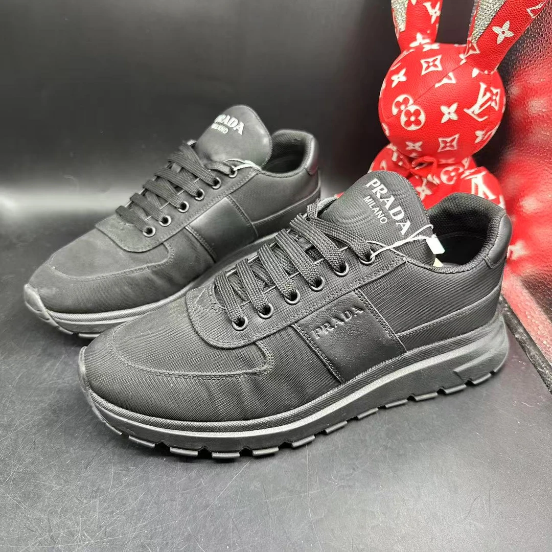 95新 Prada/普拉达 黑色帆布厚底休闲舒适时尚运动鞋41.5码/lz240