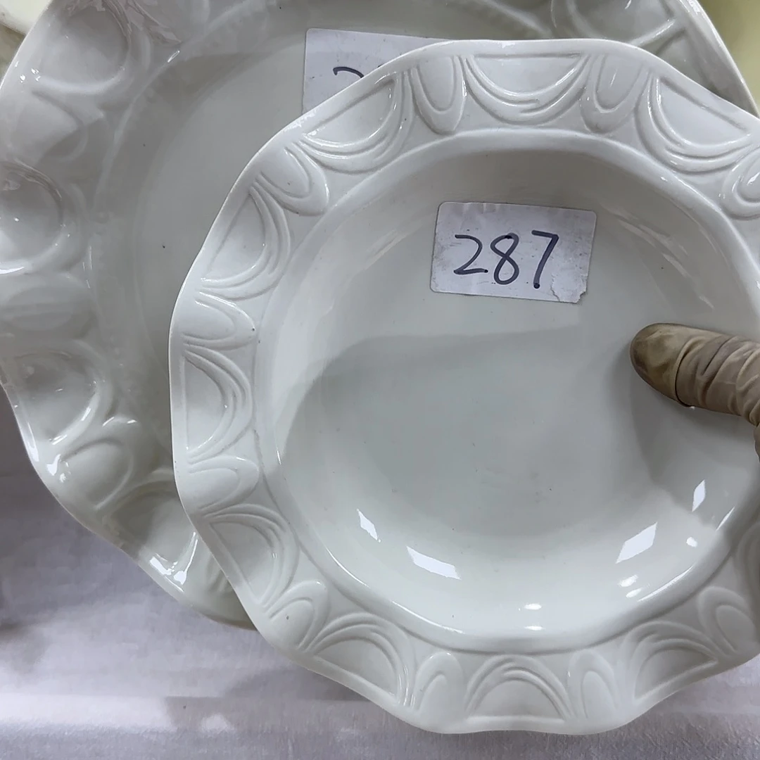 瓷片各两个，。       微瑕款