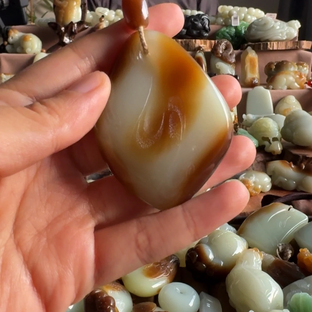 和田玉（糖玉）未镶嵌颈饰