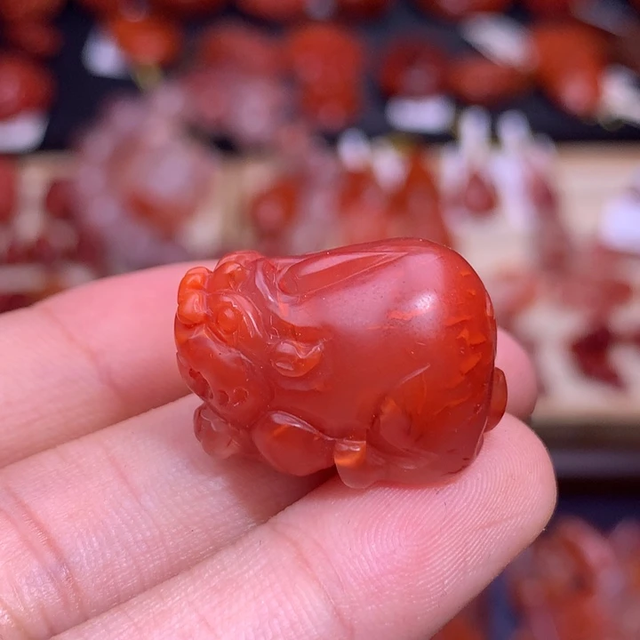 南红玛瑙未镶嵌珠宝半成品貔貅