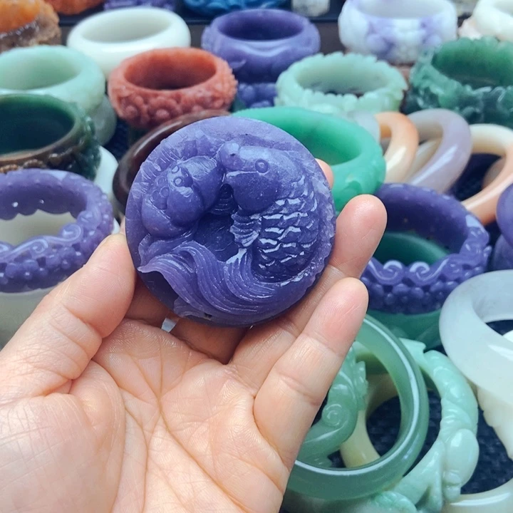 用***5石英岩玉未镶嵌手镯