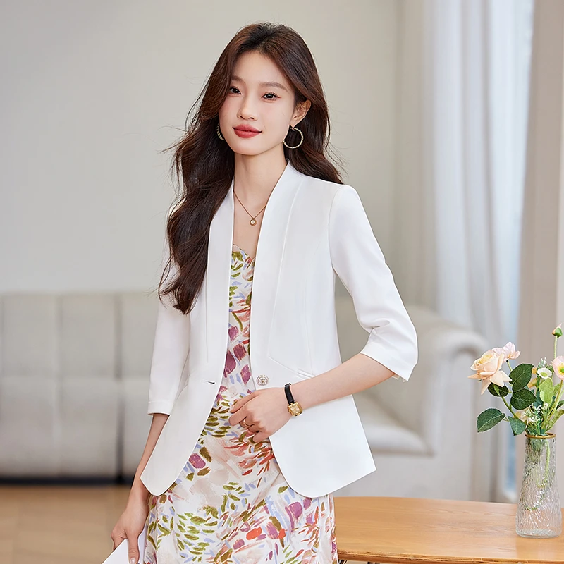 常规女纯色极简风西装修身西服七分袖正装短款小西装休闲
