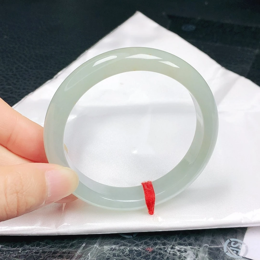 翡翠手镯未镶嵌正