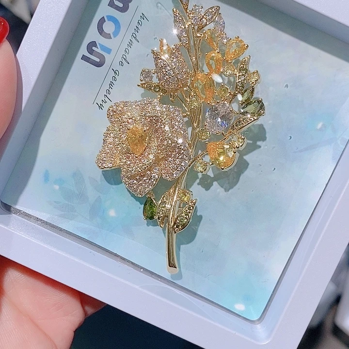 锆石铜合金奢华玫瑰花胸针 黄色
