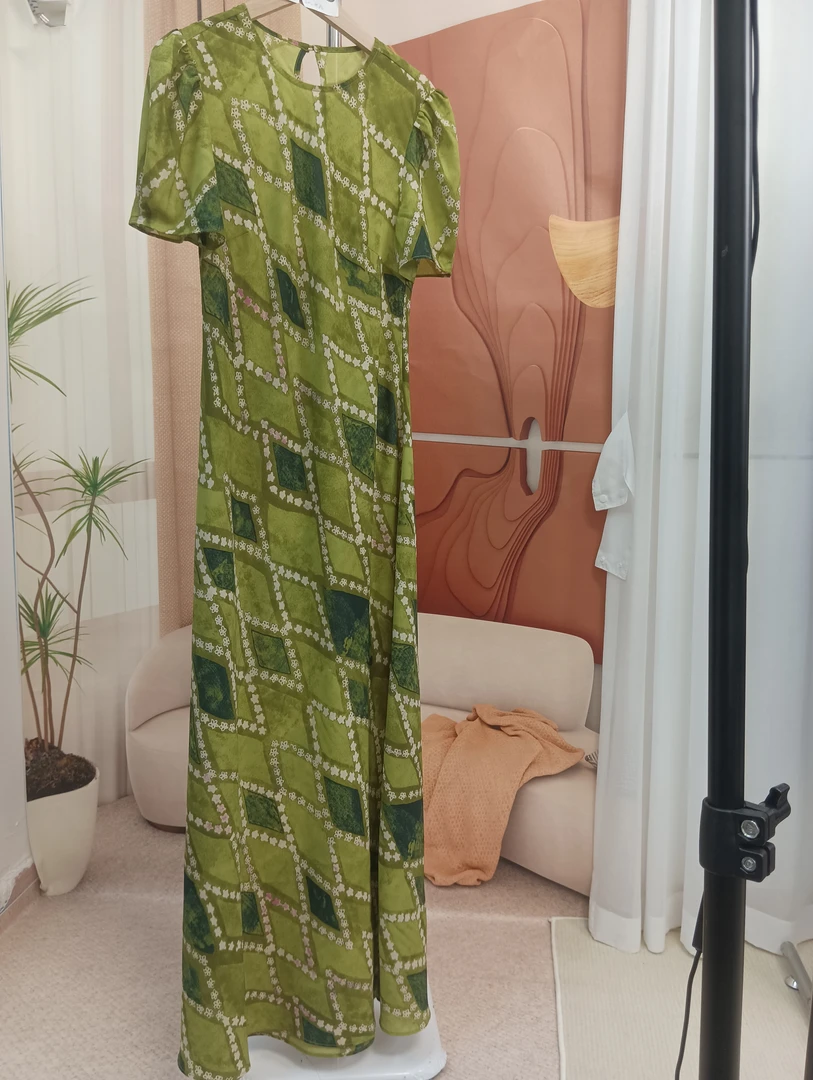 夏季新款时尚印花绿色收腰显瘦V领短袖长款斜裁连衣裙