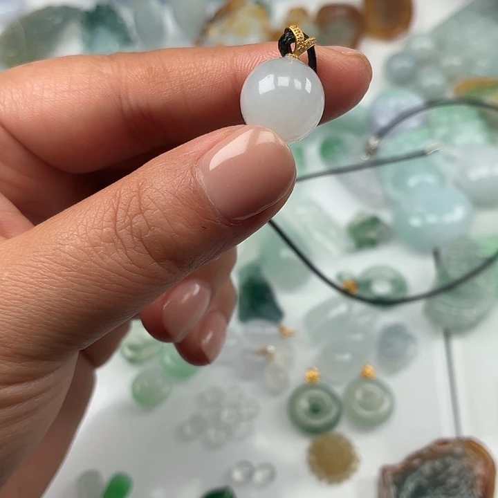 翡翠未镶嵌颈饰纯天然