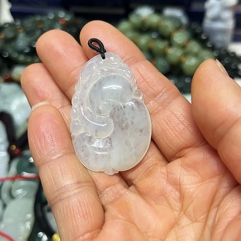 翡翠未镶嵌颈饰挂件