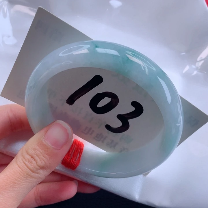 翡翠手镯未镶嵌e**.大轮胎