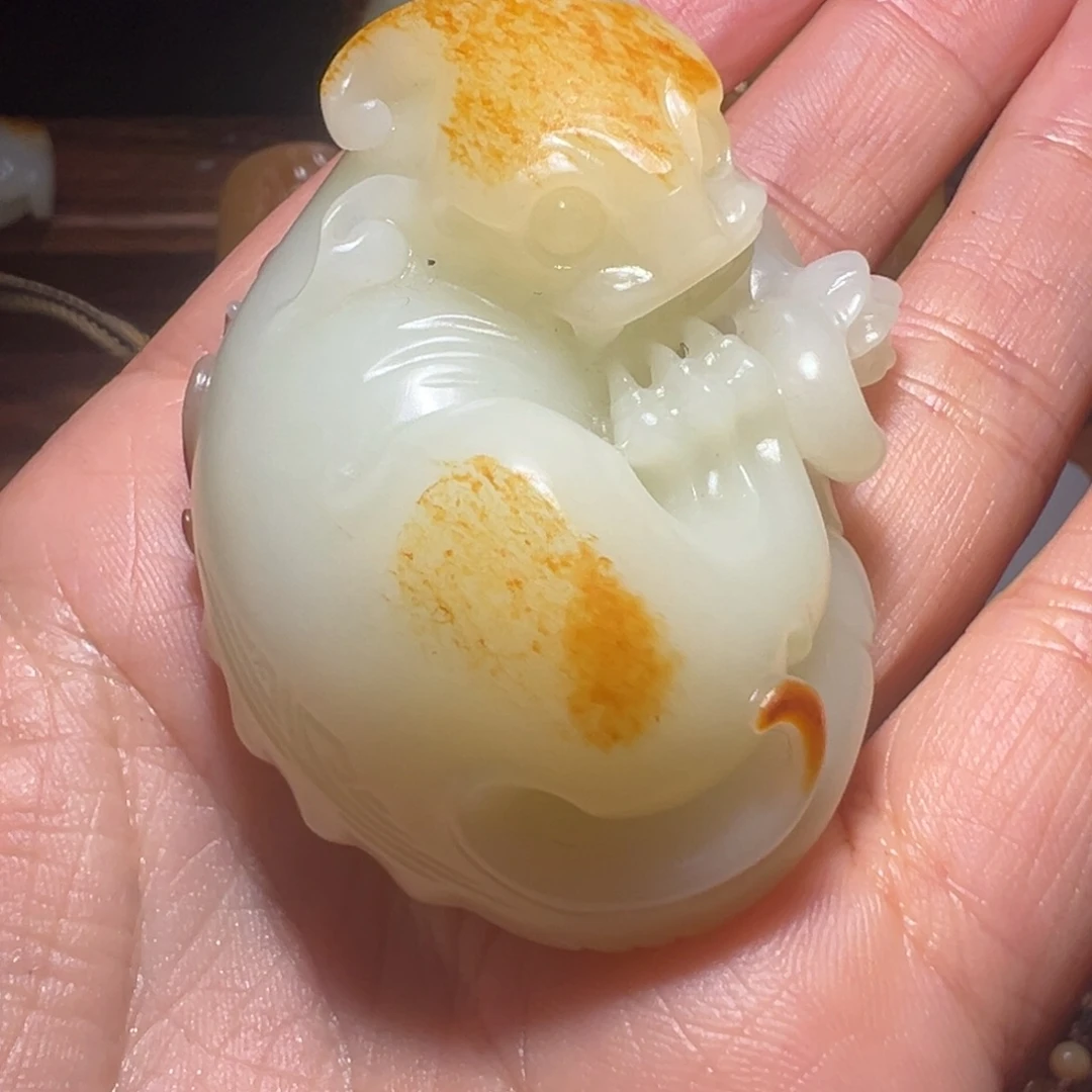 曹***煲和田玉未镶嵌颈饰