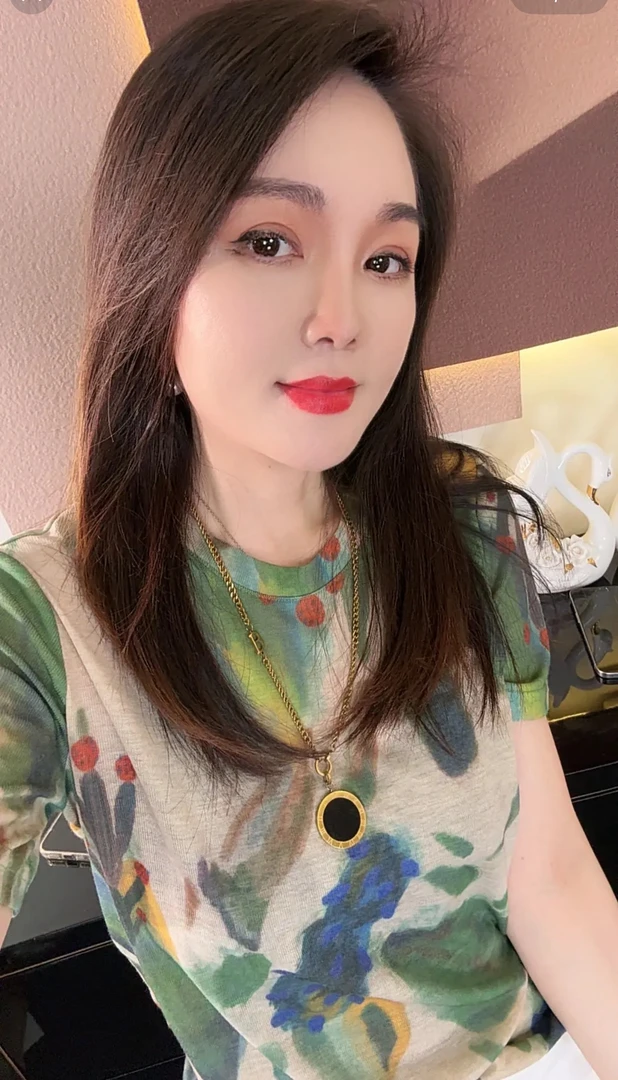 【老板娘推荐】夏新款圆领上衣不定位花色时尚显瘦气质短袖时尚9079