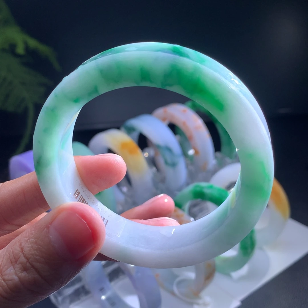 未镶嵌手镯定制翡翠