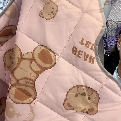 中厚舒适微瑕粉色