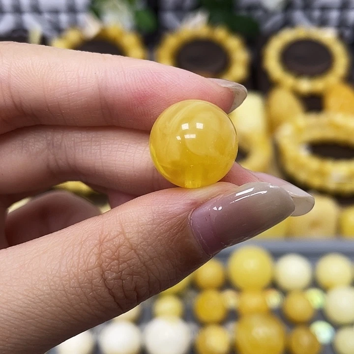 琥珀未镶嵌裸石15mm瑕 247