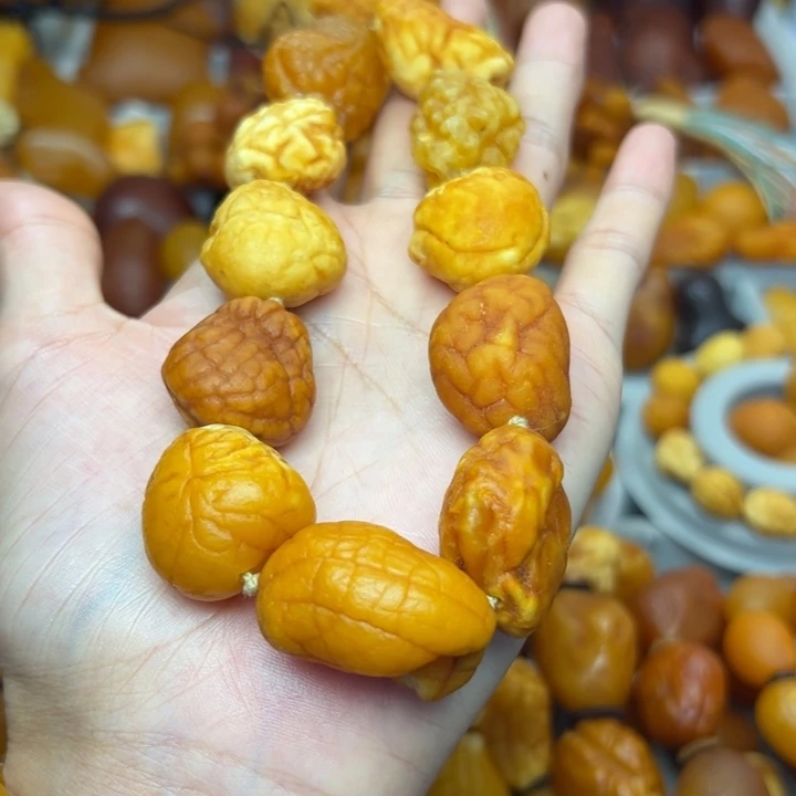 琥珀未镶嵌裸石天然蜜蜡