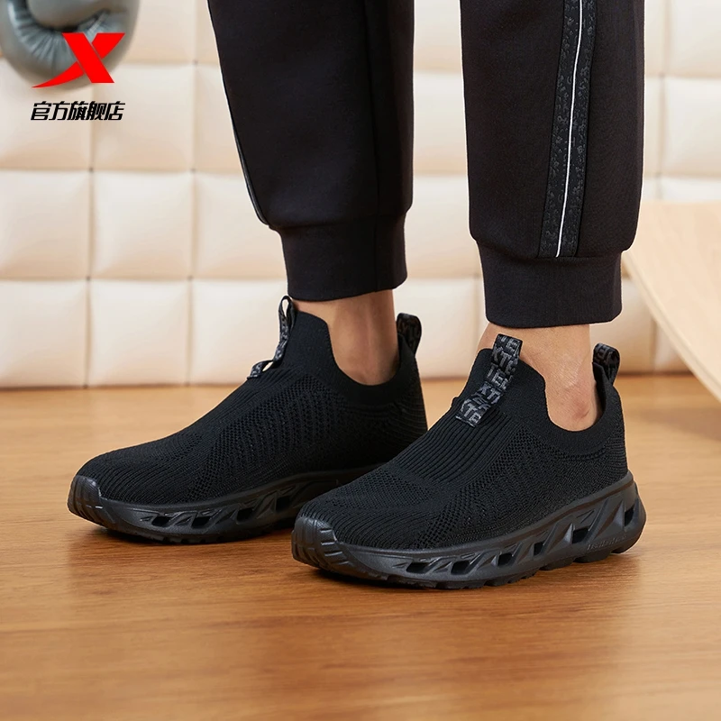 特步空调鞋情侣户外溯溪运动鞋夏季新款网面透气一脚蹬软底休闲鞋