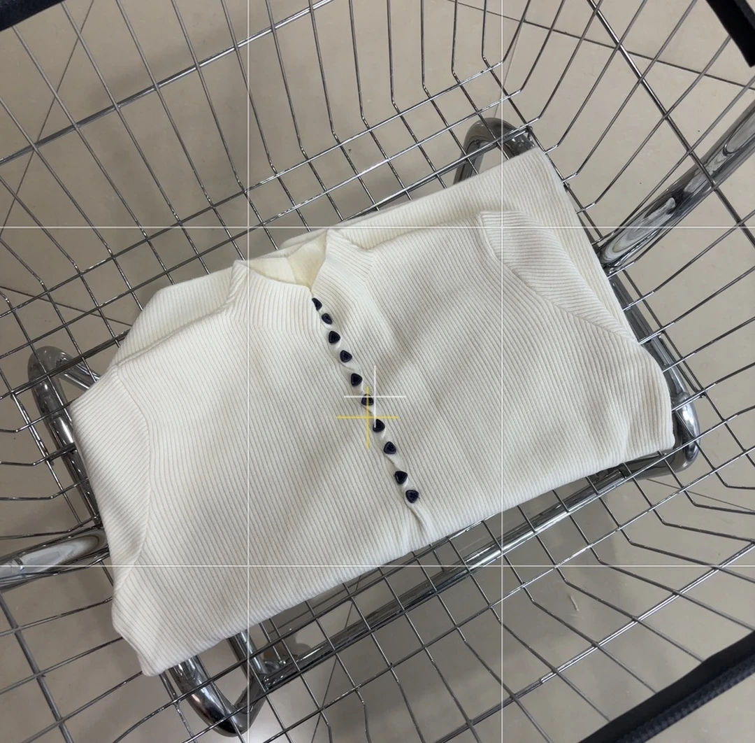 清货款爱心扣貂绒毛衣（清）