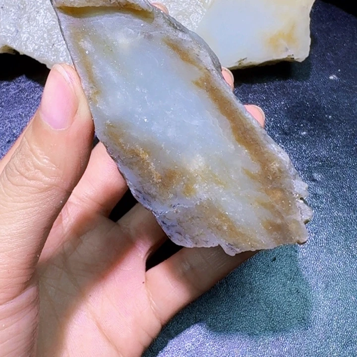 未镶嵌和田玉（糖玉）珠宝半成品