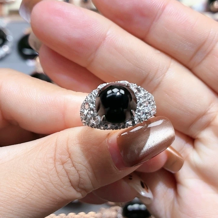 翡翠18K金镶嵌戒指