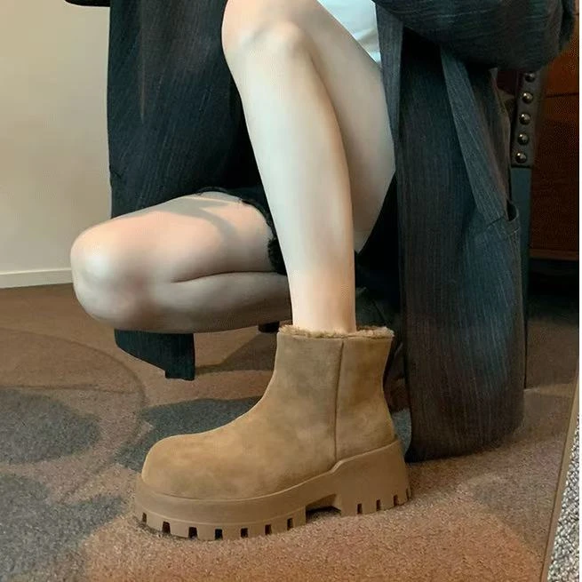 C3680 卡其色  冬季时尚厚底加厚保暖女鞋 雪地靴