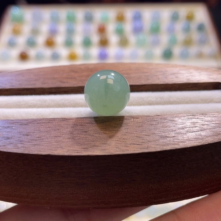 散珠翡翠冰晴圆珠卡11.9mm
