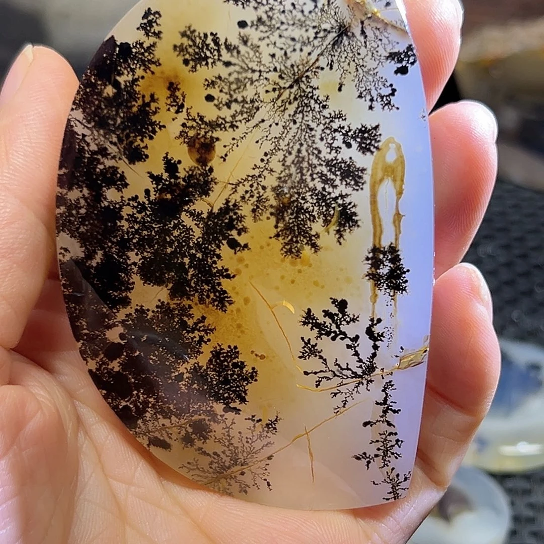 金***龙玛瑙/玉髓未镶嵌珠宝半成品