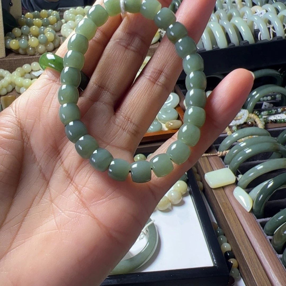 告***去和田玉未镶嵌手链